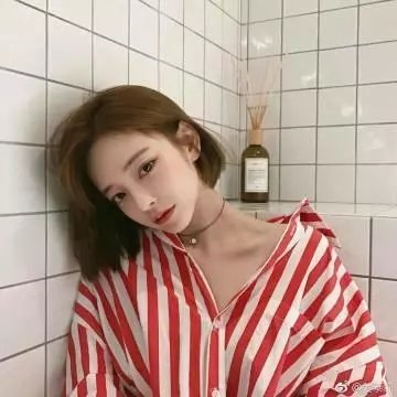芒果和红色轮椅